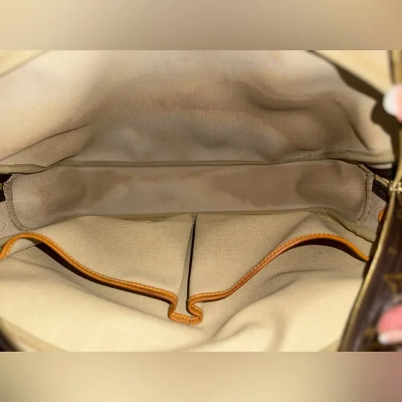 Louis Vuitton Reporter GM Monogram Shoulder Bag - Picture 13 of 13